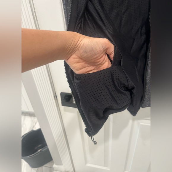 Lululemon reversible bliss jacket Women's Gray and Black Size:S - Picture 9 of 14